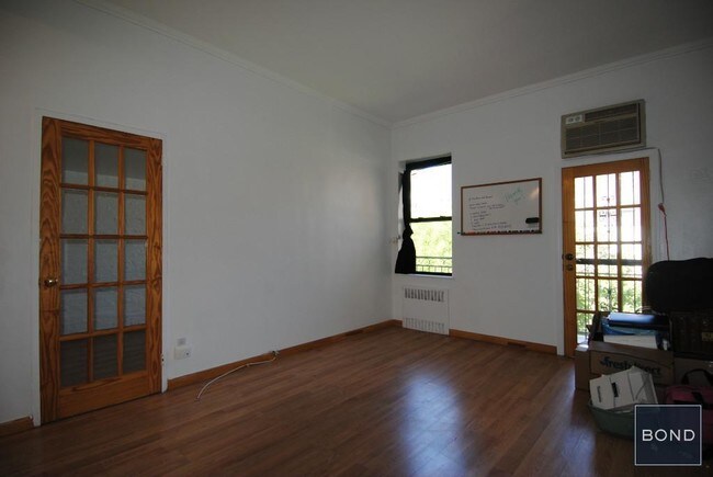 Building Photo - 231 E 31st St
