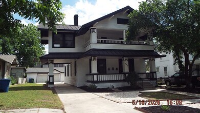 Building Photo - 940 W Mulberry Ave