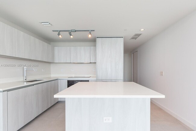 Foto del edificio - 3131 NE 7th Ave