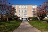 Primary Photo - 1028 Farmington Ave