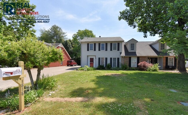 Building Photo - Spacious 3BR/2.5BA in Murfreesboro!