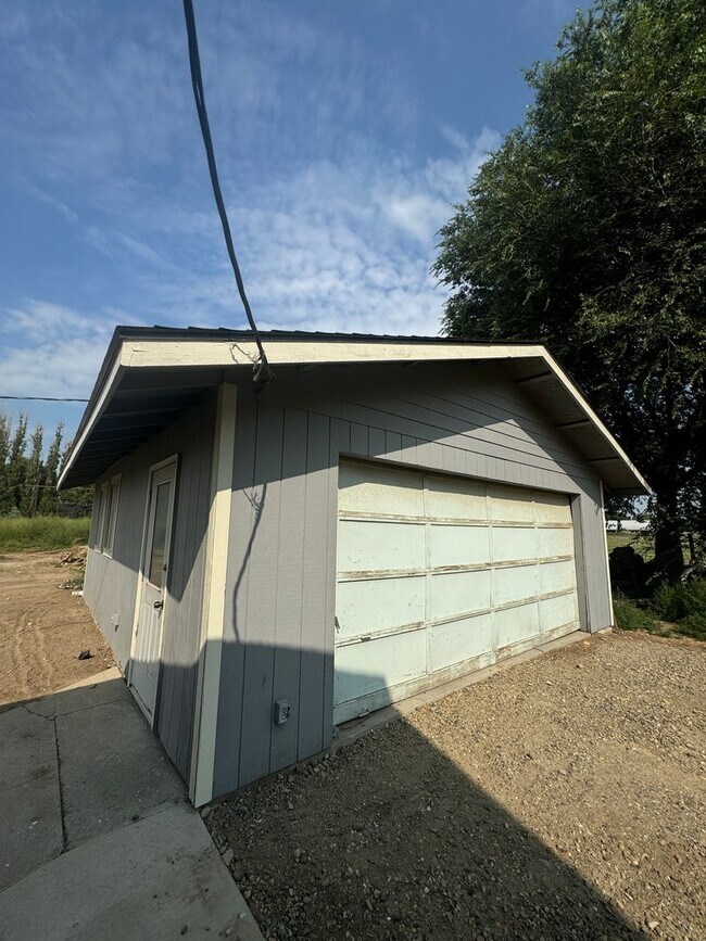 Building Photo - Non-Refundable & Security Deposit Total: $...