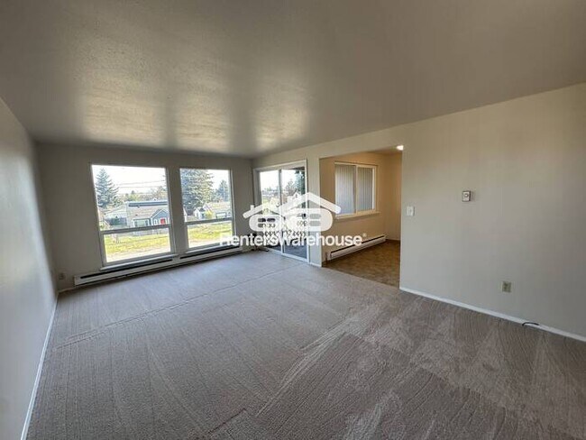 Foto del edificio - Available Now!