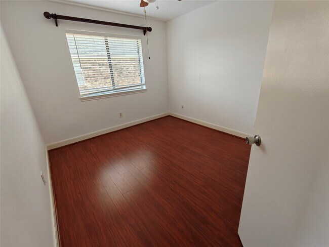 Foto del edificio - 3446 Mimosa Way
