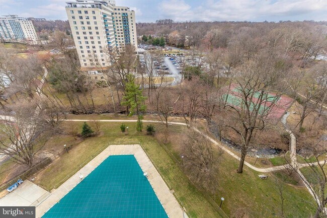 Foto del edificio - 10500 Rockville Pike
