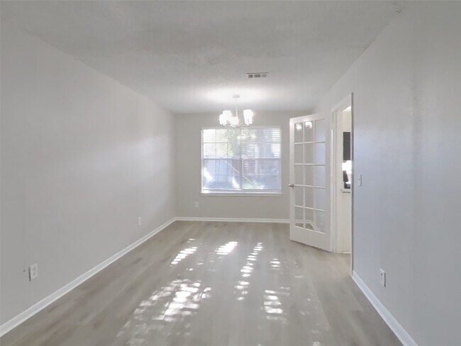 Foto del edificio - 18139 Lake Bend Dr