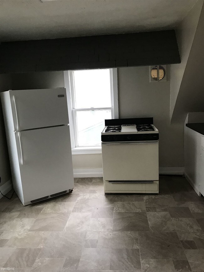 Building Photo - 1308 1st St