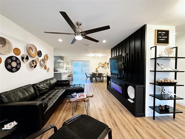 Building Photo - 1328 Northlake Dr