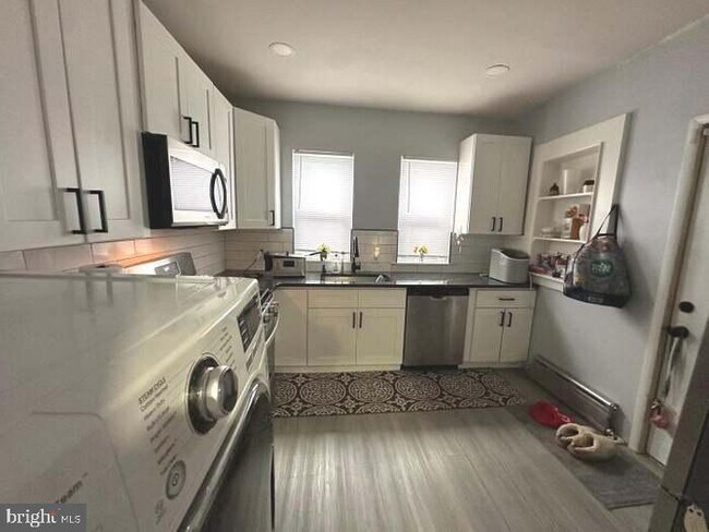 Foto del edificio - 5845 Ludlow St