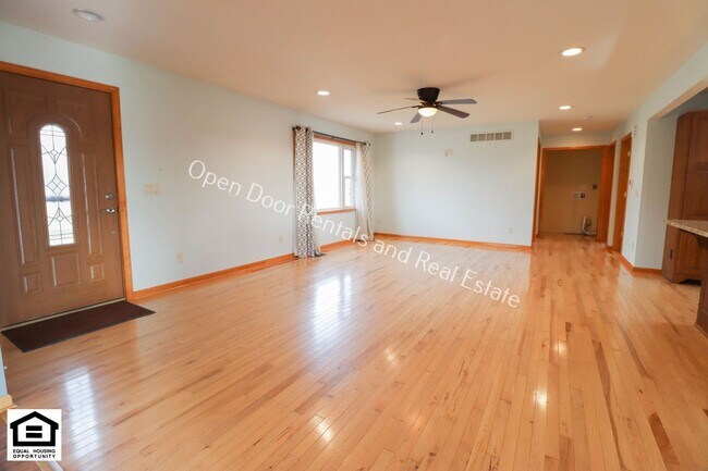 Building Photo - 8122 Co Rd 60
