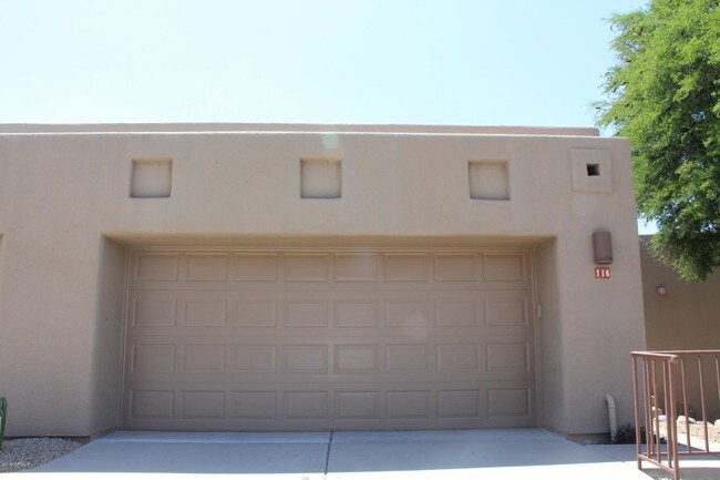 Building Photo - 13013 N Panorama Dr