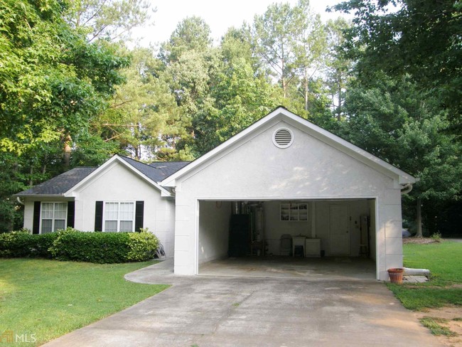 Building Photo - 815 Bedford Park