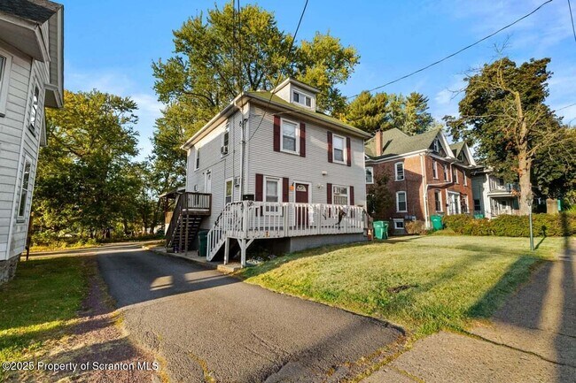 Foto del edificio - 120 Ridgeway St
