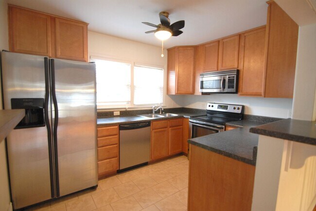 Foto del edificio - Mid-century style 3 bedroom 2 bath brick r...