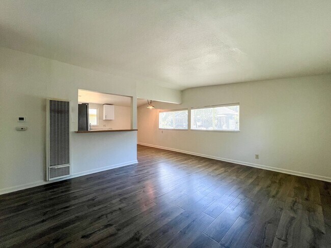 Building Photo - 1644 F St