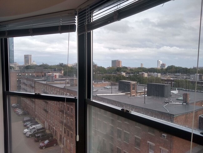 Building Photo - 44 Jersey St