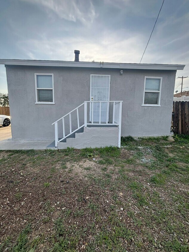 Primary Photo - 365 N Phillips St