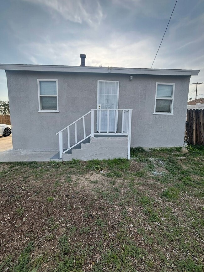 Building Photo - 365 N Phillips St