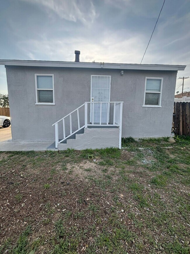 Foto del edificio - 365 N Phillips St