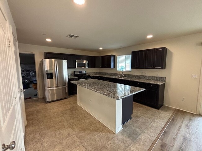 Building Photo - 12828 Shawnee