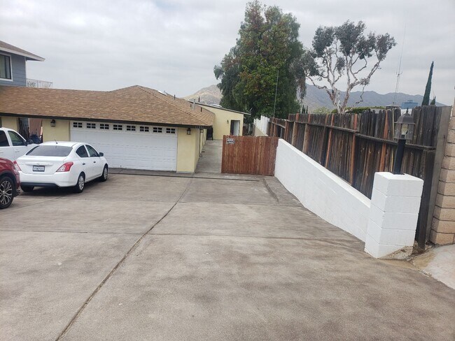 Parking - 11355 Hubbard St