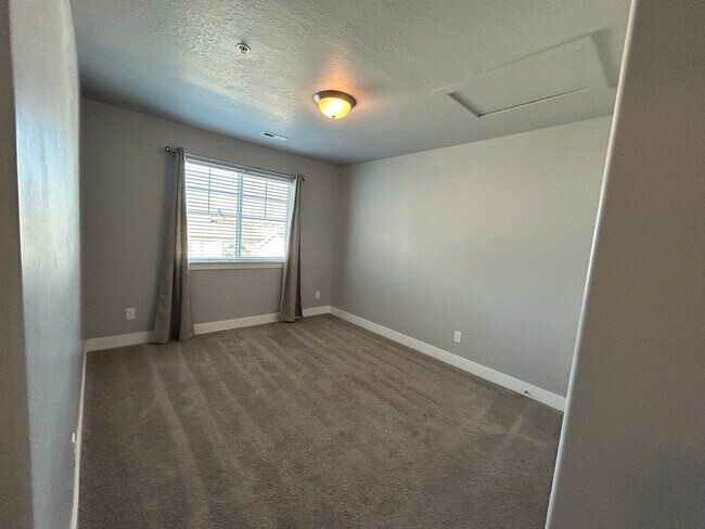 Foto del edificio - 3 Bedroom 2 Bathroom Condo in Springville!