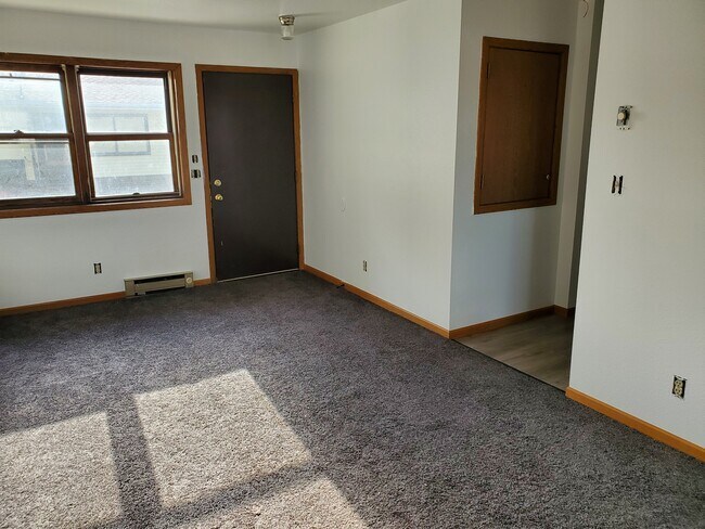 Building Photo - 622 Conklin Ave