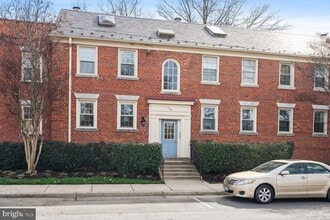 Building Photo - 1415 E Abingdon Dr
