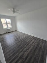 Building Photo - 429 Qu'Appelle Ave