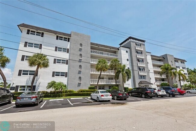 Foto del edificio - 5100 Bayview Dr