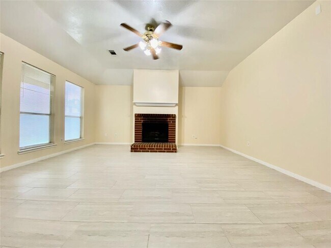 Building Photo - 20334 Linden Tree Dr