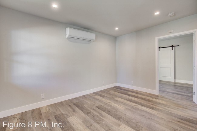 Building Photo - 2 E 53rd St