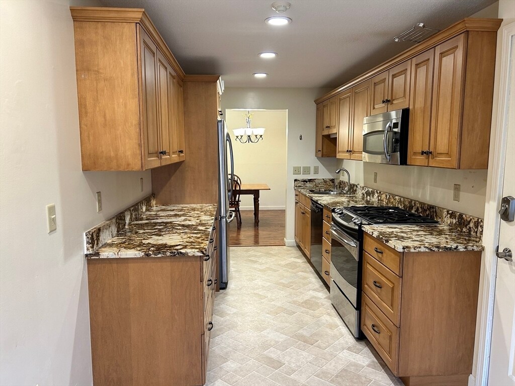 187 Chapman Pl Unit 187, Leominster, MA 01453 Condo for Rent in