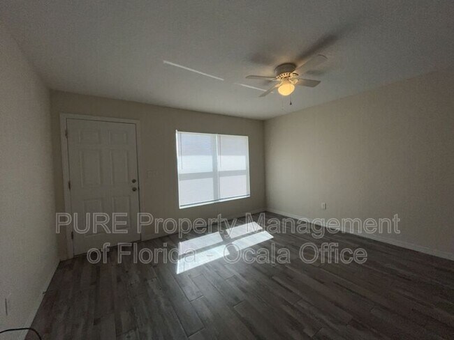 Foto del edificio - 7227 Midway Terrace