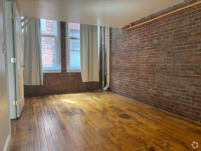 Building Photo - 124 Washington St