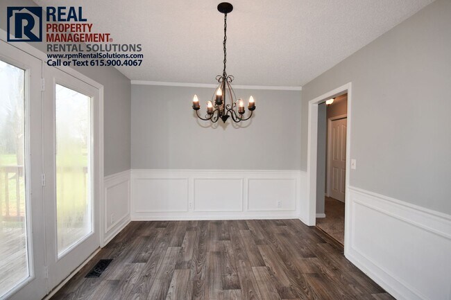 Building Photo - * PENDING* Fantastic 3BR/2.5BA+Huge bonus ...