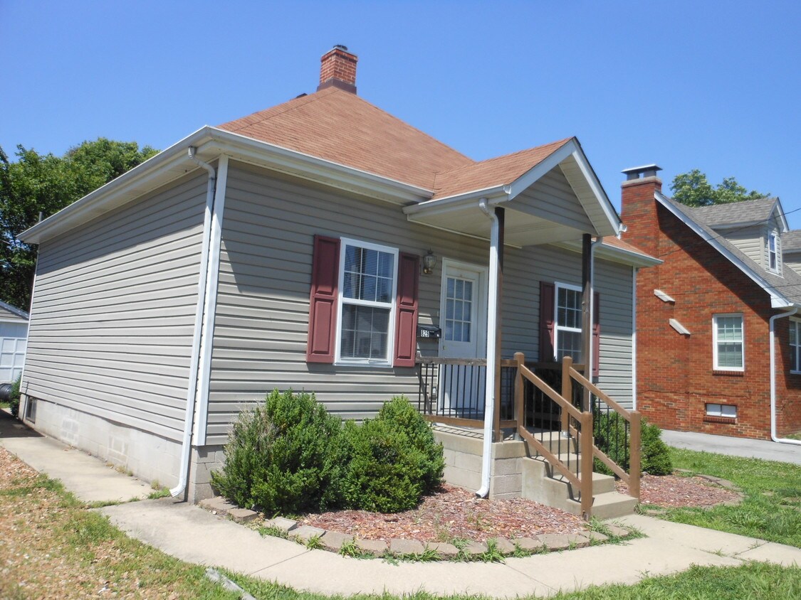829 Bond Ave, Collinsville, IL 62234 House Rental in Collinsville, IL