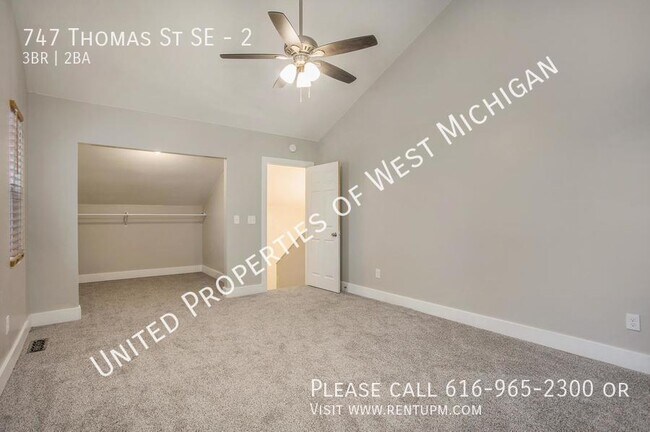 Foto del edificio - Available Now | 3 Bed 2 Bath Apartment in ...