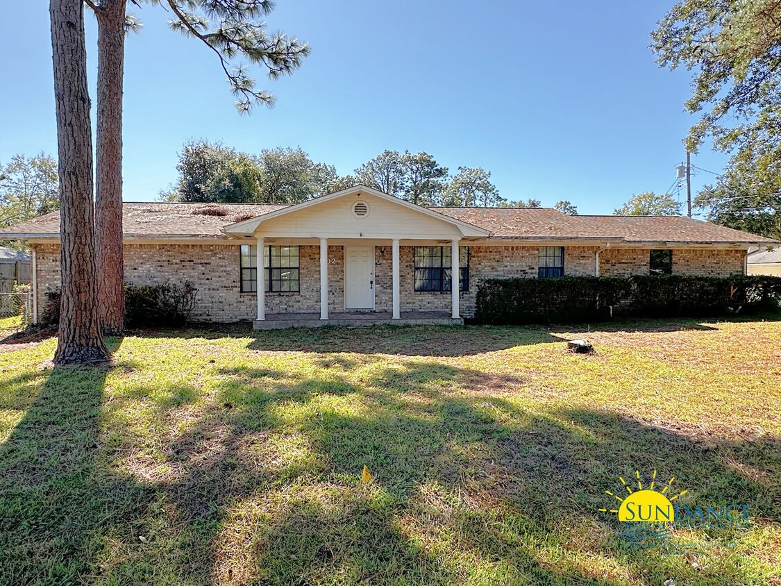 Primary Photo - Beautiful 3 Bedroom Home in Fort Walton Be...