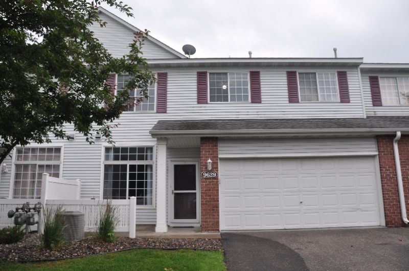 Primary Photo - 9629 Queensland Ln N