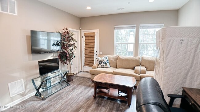 Foto del edificio - 110 Halliard Dr