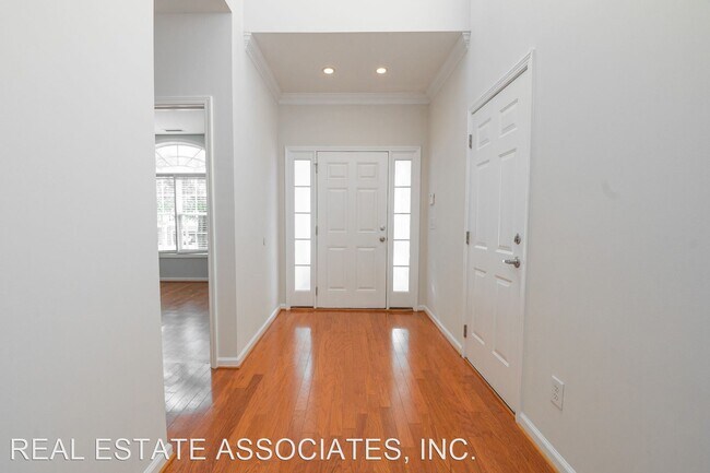 Building Photo - 3 br, 2 bath House - 5018 McKittrick Lane