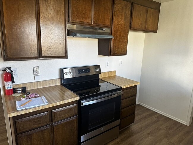 Building Photo - 308 Mountain Ct