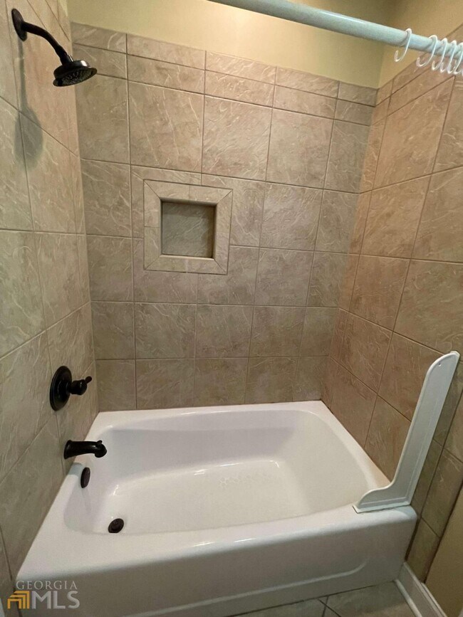 Foto del edificio - 370 Cinder Hill Dr