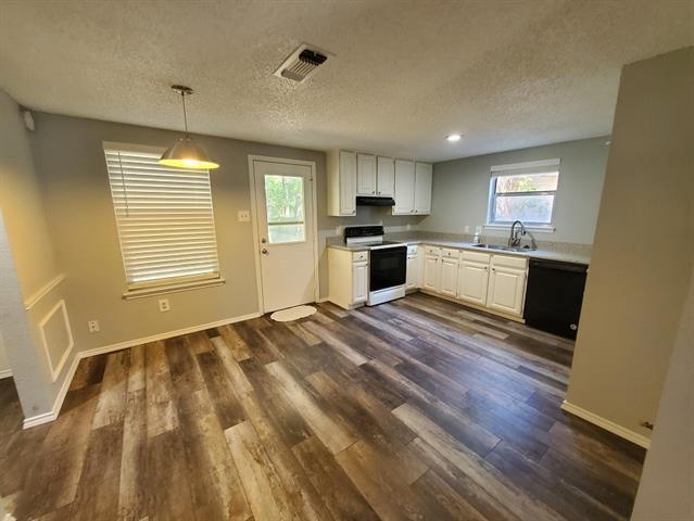 Building Photo - 918 Blue Jay Dr