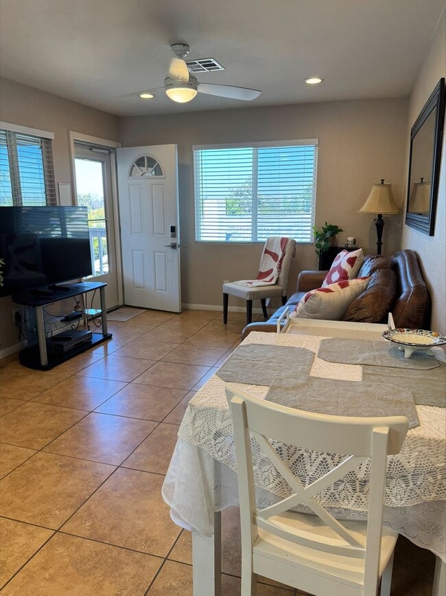 Building Photo - Furnished 2 Bed 1 Ba home in Bonita!