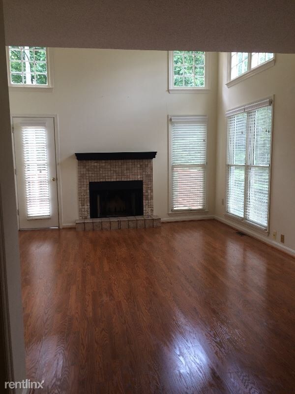 Building Photo - 2 br, 2.5 bath Townhome - 923 Mill Stone Dr