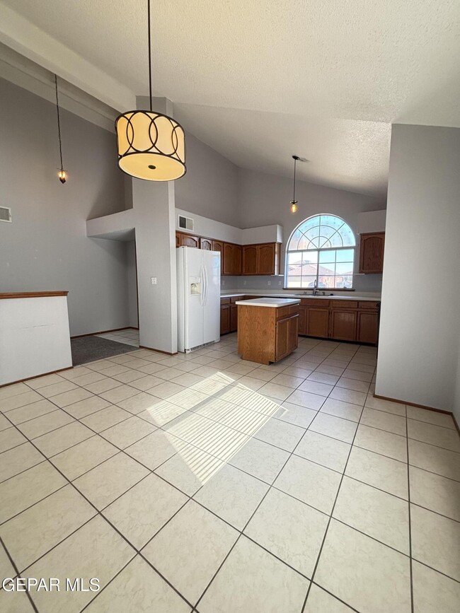 Foto del edificio - 10905 Loma De Rio Pl