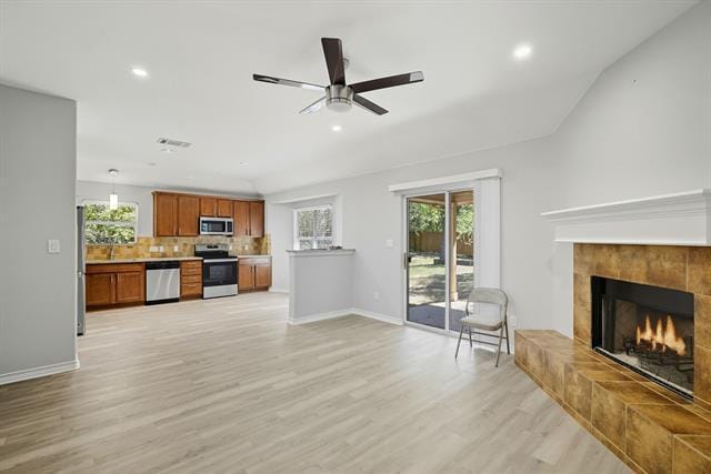 Foto del edificio - 1106 Serenada Dr