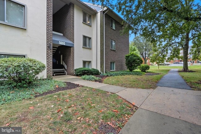Foto del edificio - 5005 Green Mountain Cir
